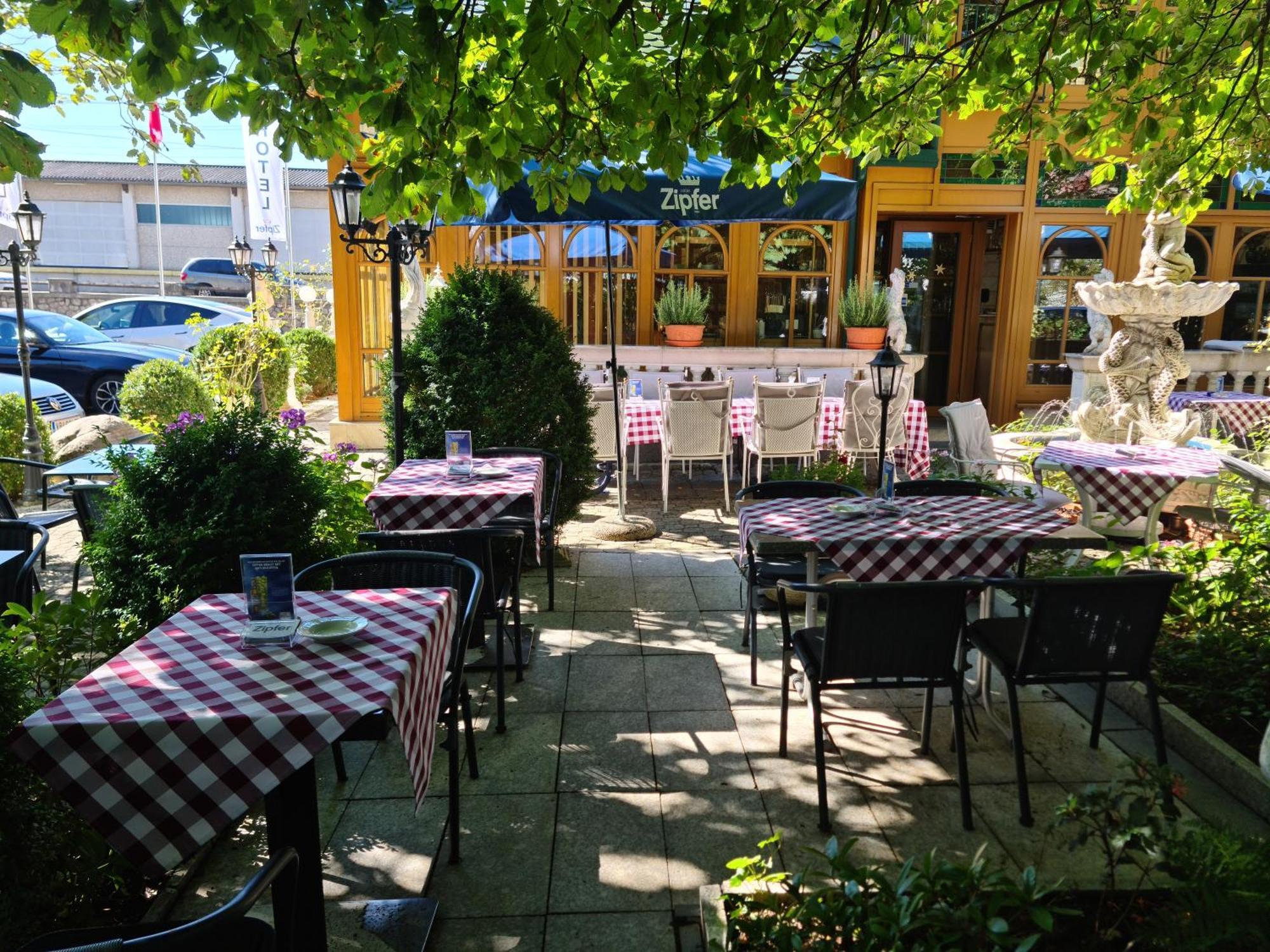 Hoeckner Plaza Hotel Attnang-Puchheim Εξωτερικό φωτογραφία