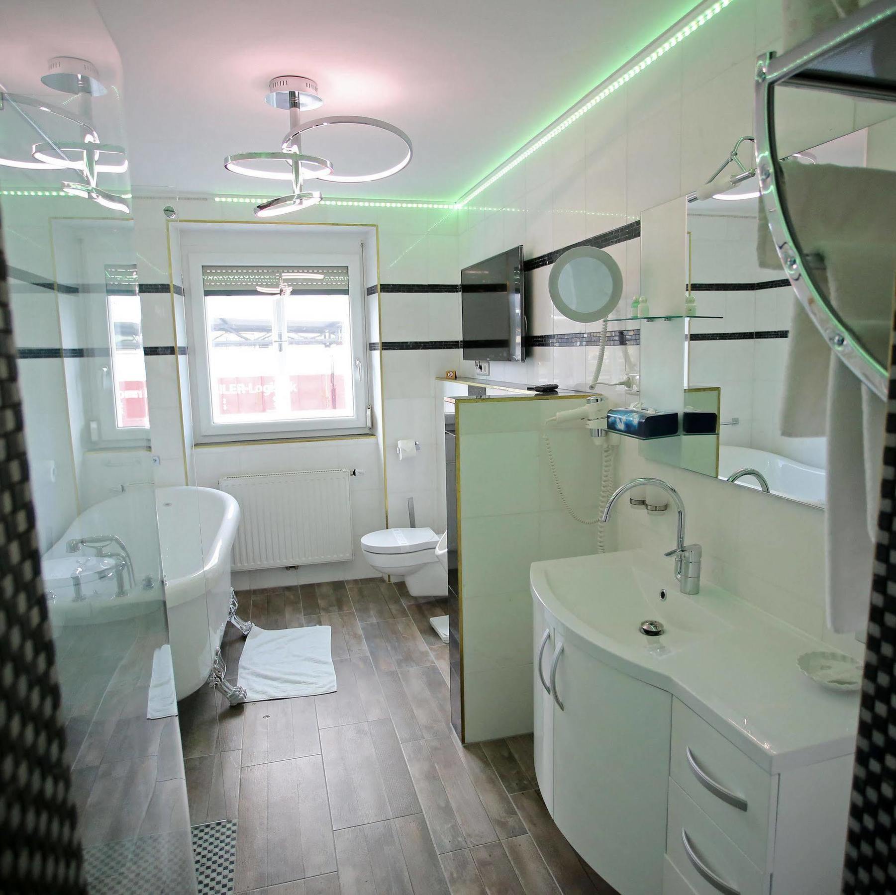 Hoeckner Plaza Hotel Attnang-Puchheim Εξωτερικό φωτογραφία